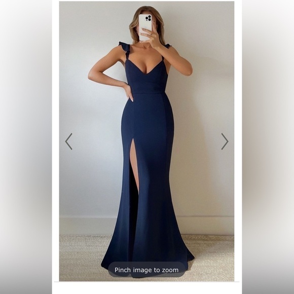 Showpo More than this midi dress in navy blue sz 0 - Picture 2 of 10